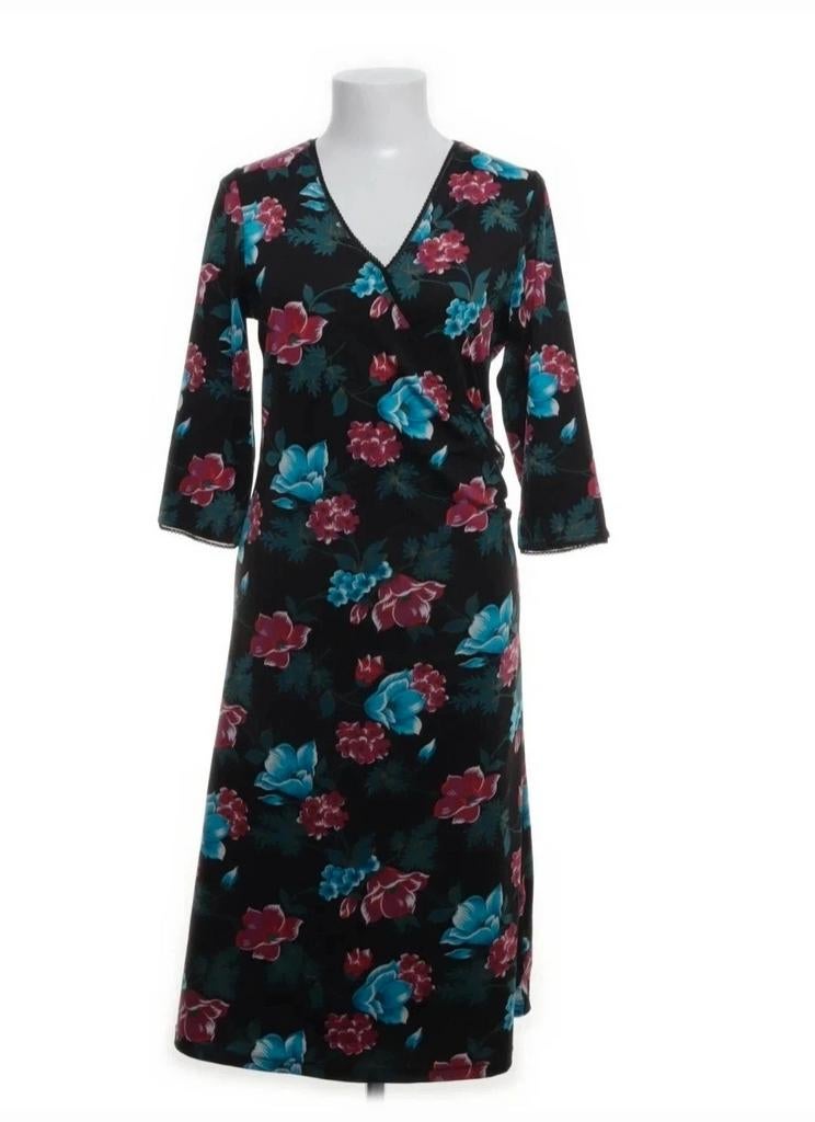 King Louie Zwarte Cross Dress Bloemenprint Maat M, Kleding | Dames, Jurken, Maat 38/40 (M), Verzenden, Zwart, Zo goed als nieuw