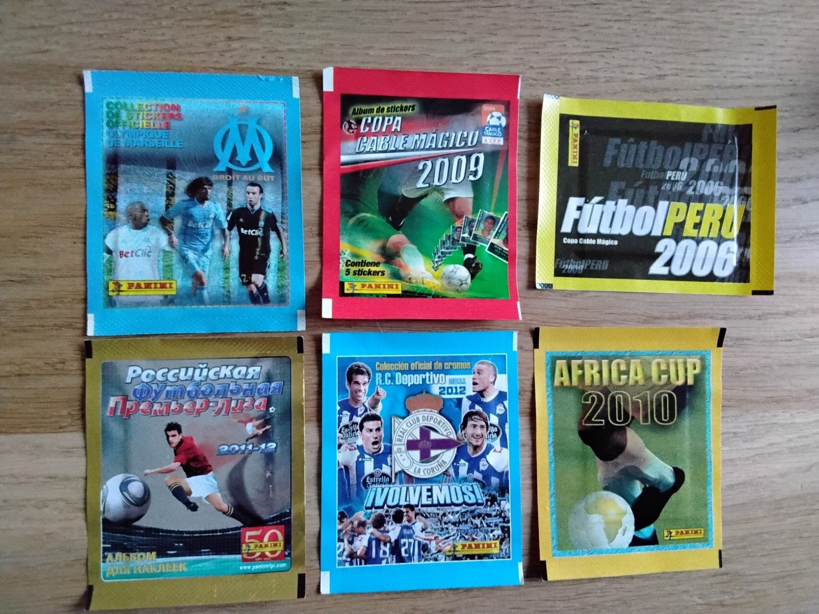 6 Panini stickerzakjes: Peru, Rusland, Afrika Cup en meer, Ophalen of Verzenden, Nieuw, Poster, Plaatje of Sticker
