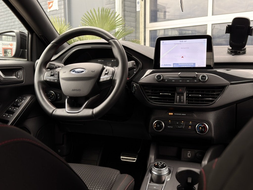 Ford Focus 1.5 EcoB. ST-Line Automaat Carplay DAB+! Inruil m, Auto's, Stof, Gebruikt, Zwart, Origineel Nederlands