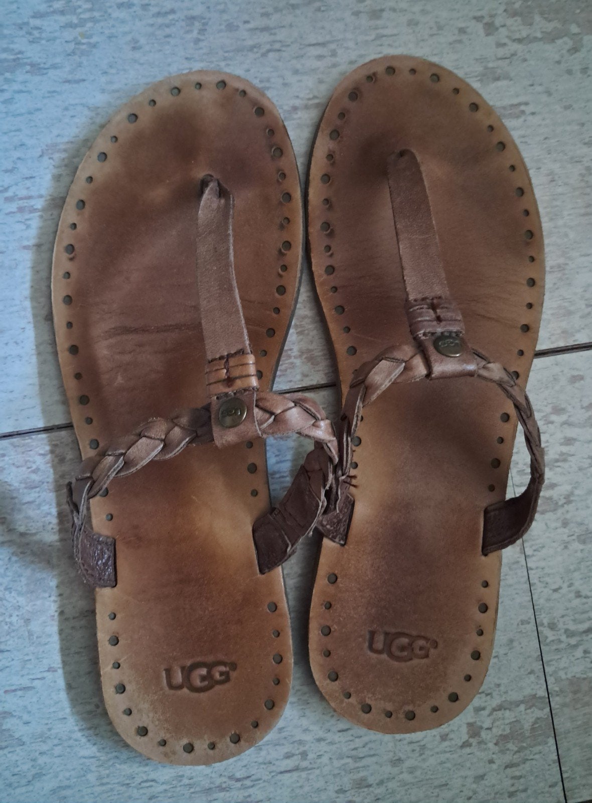 Leren teenslippers van ugg, Kleding | Dames, Schoenen, Ophalen of Verzenden