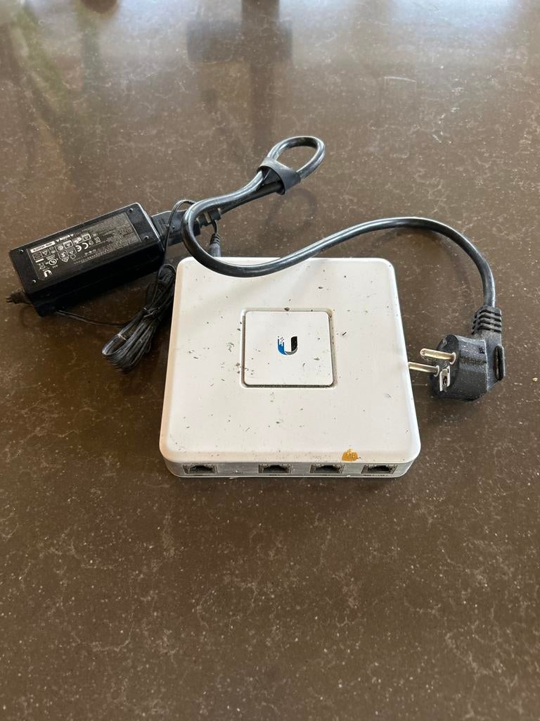 Unifi Security Gateway USG, Computers en Software, Ophalen of Verzenden, Gebruikt, Router