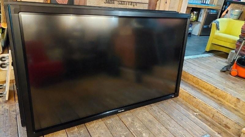 Digiborden GROOT TV scherm WK voetbal, Minder dan 40 watt, Overige spelers, Ophalen, Overige merken