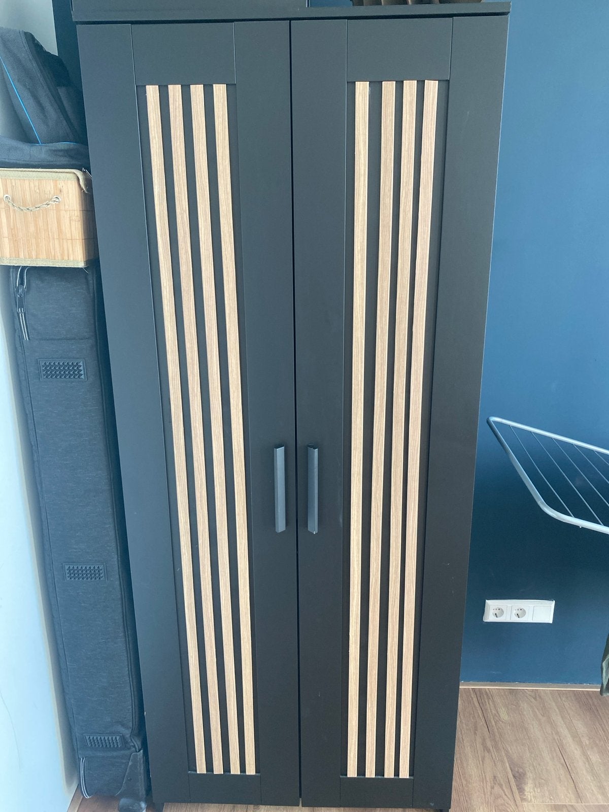 IKEA BRIMNES Kledingkast Zwart met Houten Details, Ophalen, 50 tot 100 cm, Zo goed als nieuw, 150 tot 200 cm