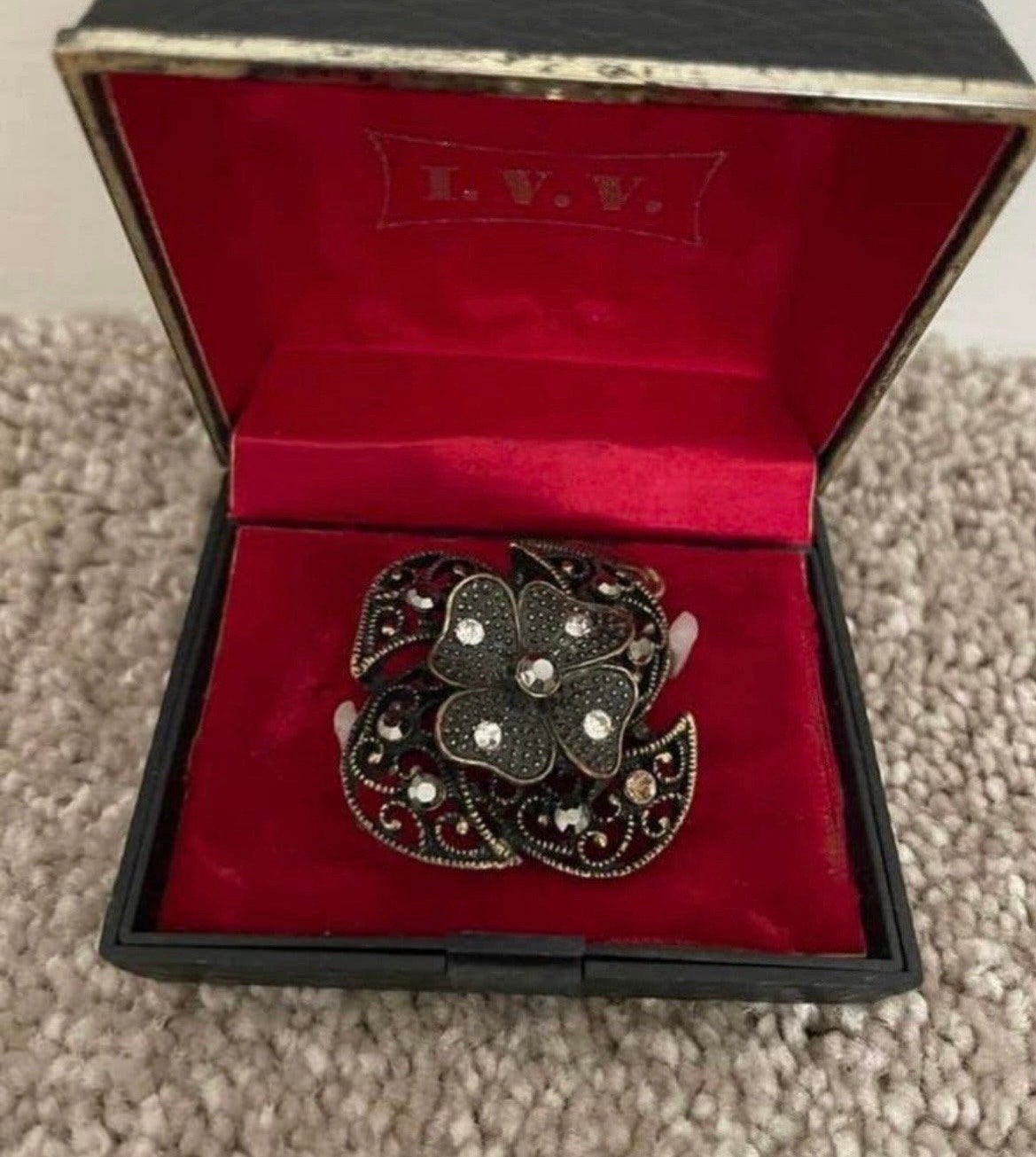 Vintage Broche metSierlijke Details, Overige materialen, 4 tot 7 cm, Gebruikt, Zwart