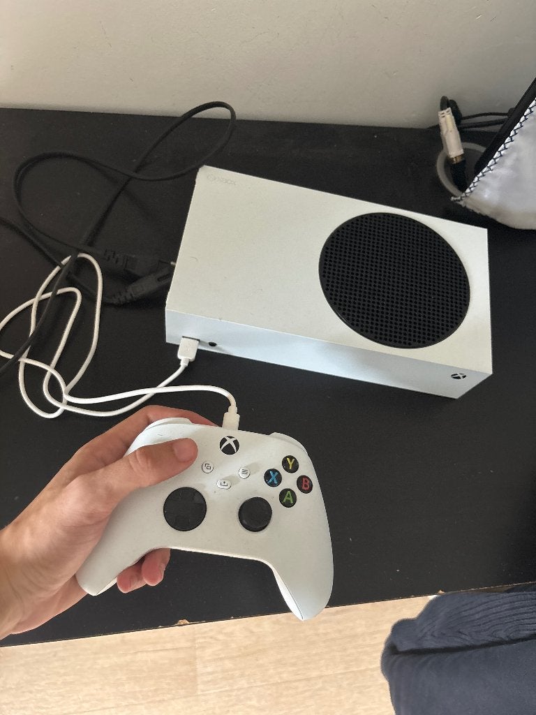 Foto 3 van Xbox series S + controller