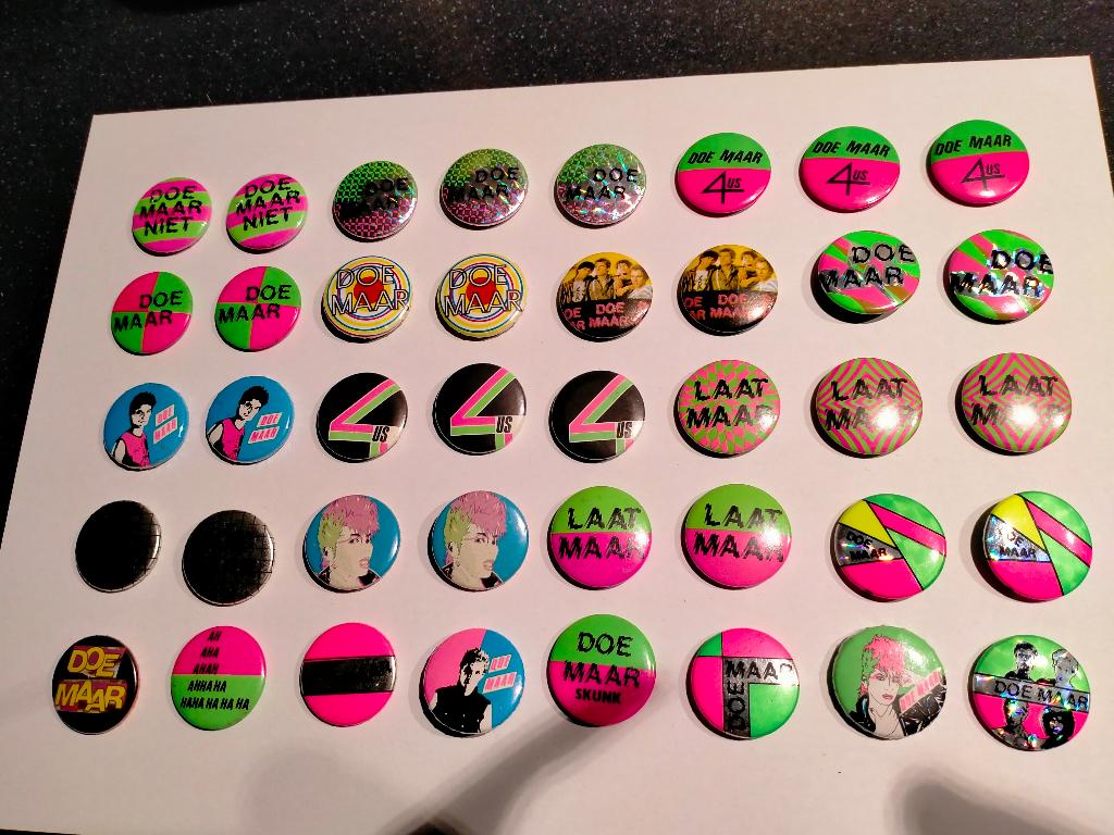 Doe Maar 4us Pa vintage muziek buttons band groep nederpop, Verzamelen, Muziek, Artiesten en Beroemdheden, Verzenden, Gebruikt