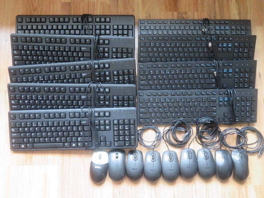 Dell muis met toetsenbord 9x, Computers en Software, Toetsenborden, Gebruikt, Qwerty, Bedraad, Toetsenbord en muis-set, Ophalen