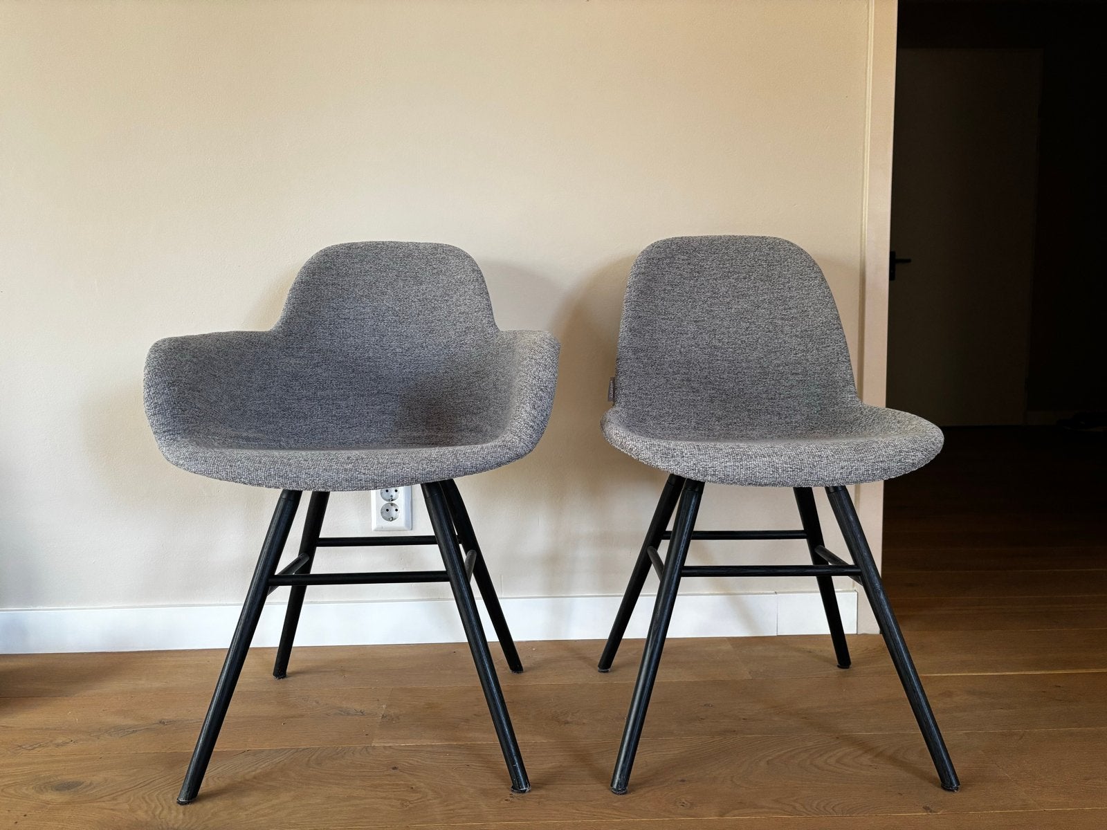 Zuiver Albert Kuip stoelen - 2 eetkamerstoelen, 1 fauteuil, Ophalen, Gebruikt, Twee, Stof