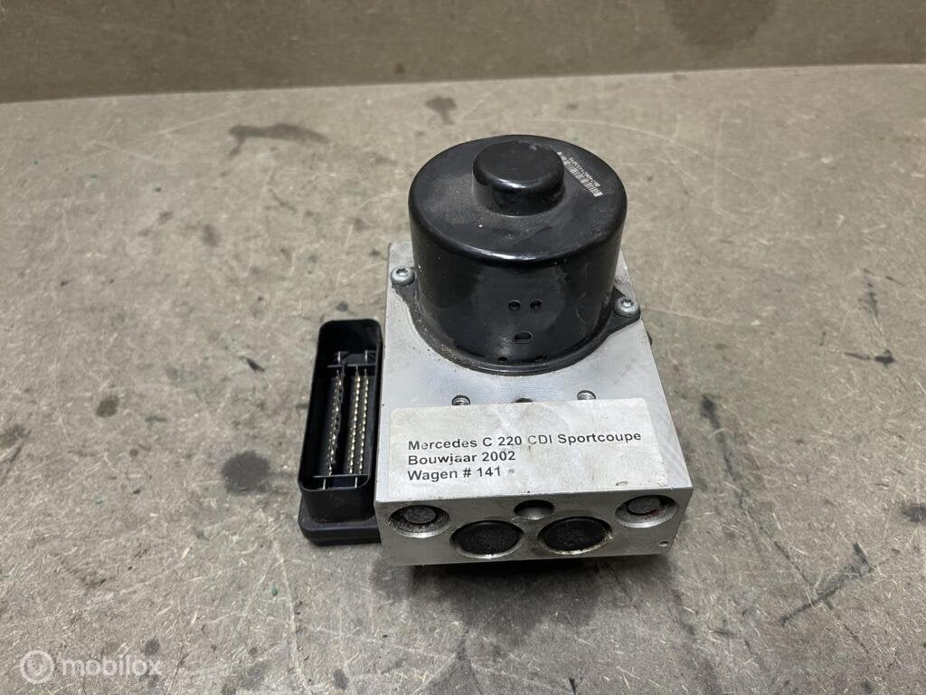ABS pomp Mercedes C-klasse W203 ('00-'07) A2095450232, Gebruikt, Mercedes-Benz, Ophalen of Verzenden, Mercedes-Benz