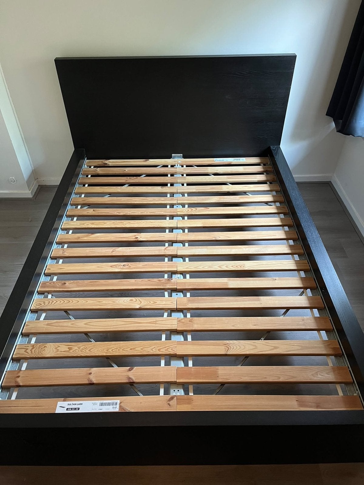 IKEA Malm bedframe met lattenbodem en nachtkastjes, Ophalen, Gebruikt, Zwart, Tweepersoons