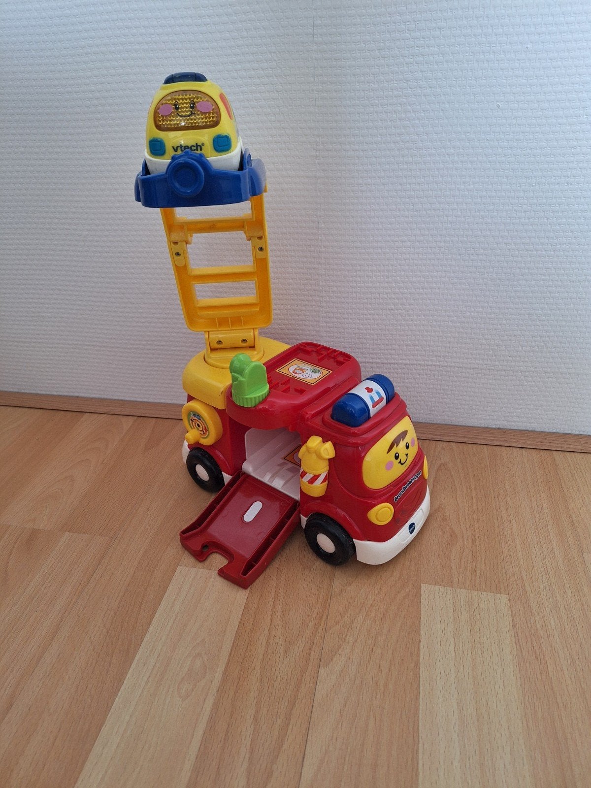 VTech Toet Toet Auto's Brandweerkazerne met Brandweerwagen, Kinderen en Baby's, Ophalen of Verzenden, Gebruikt, 6 maanden tot 2 jaar