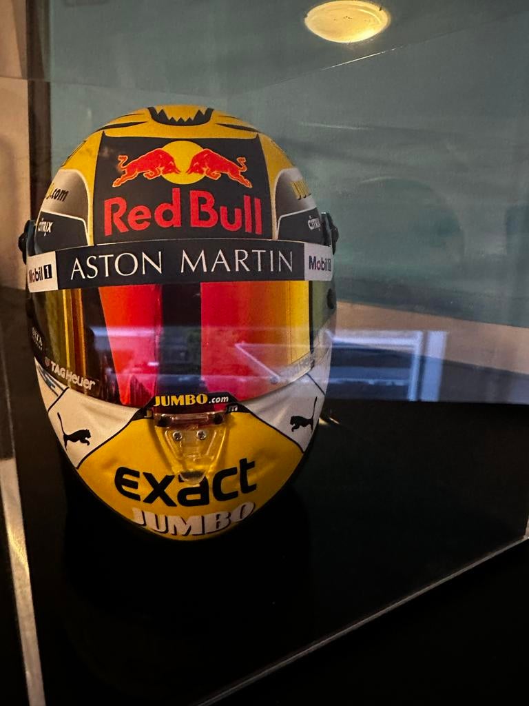 Max Verstappen Helm Seizoen 2019 Schaalmodel 1:2, Verzamelen, Automerken, Motoren en Formule 1, Ophalen of Verzenden, Zo goed als nieuw