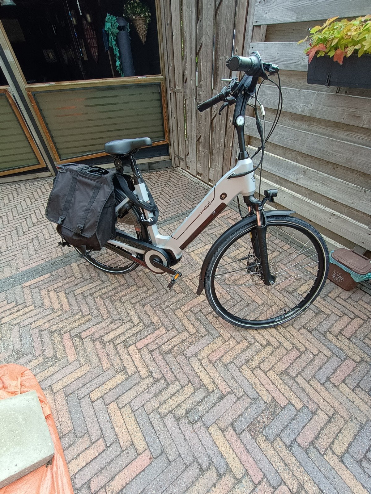 grijze Amslod luton E-MV 52 inch 2024 met middenmotor, Zo goed als nieuw, 51 tot 55 cm, 50 km per accu of meer, Ophalen