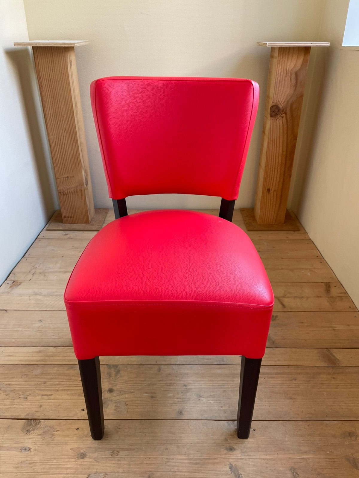 Stoel rood zwart, Ophalen, Gebruikt, Eén, Rood