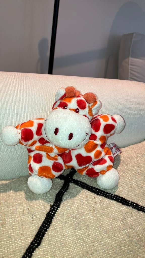 Tiamo gino giraf oranje rood, Kinderen en Baby's, Speelgoed | Knuffels en Pluche, Ophalen of Verzenden, Zo goed als nieuw