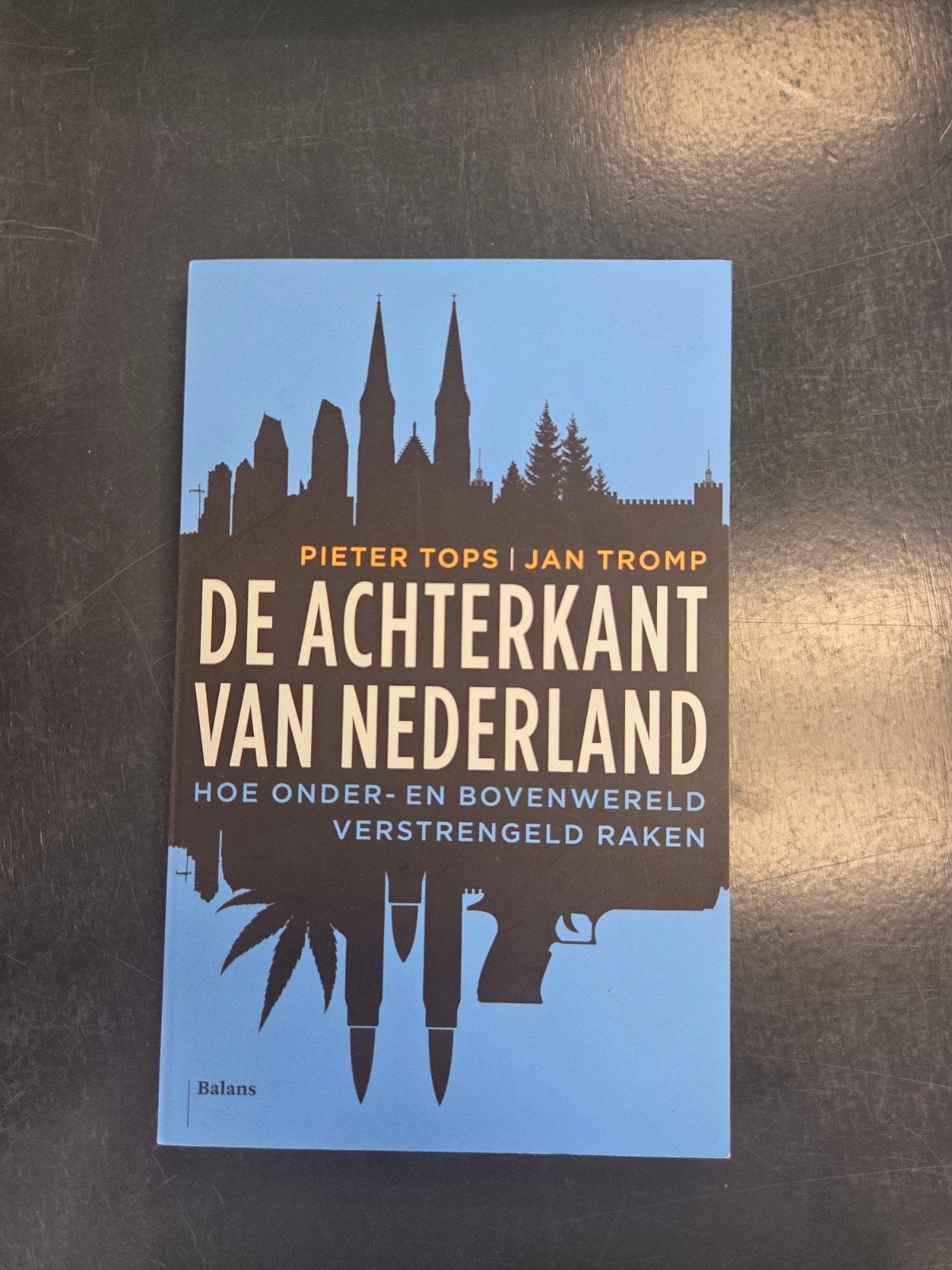 Jan Tromp - De achterkant van Nederland, Ophalen of Verzenden, Zo goed als nieuw, Jan Tromp; Pieter Tops