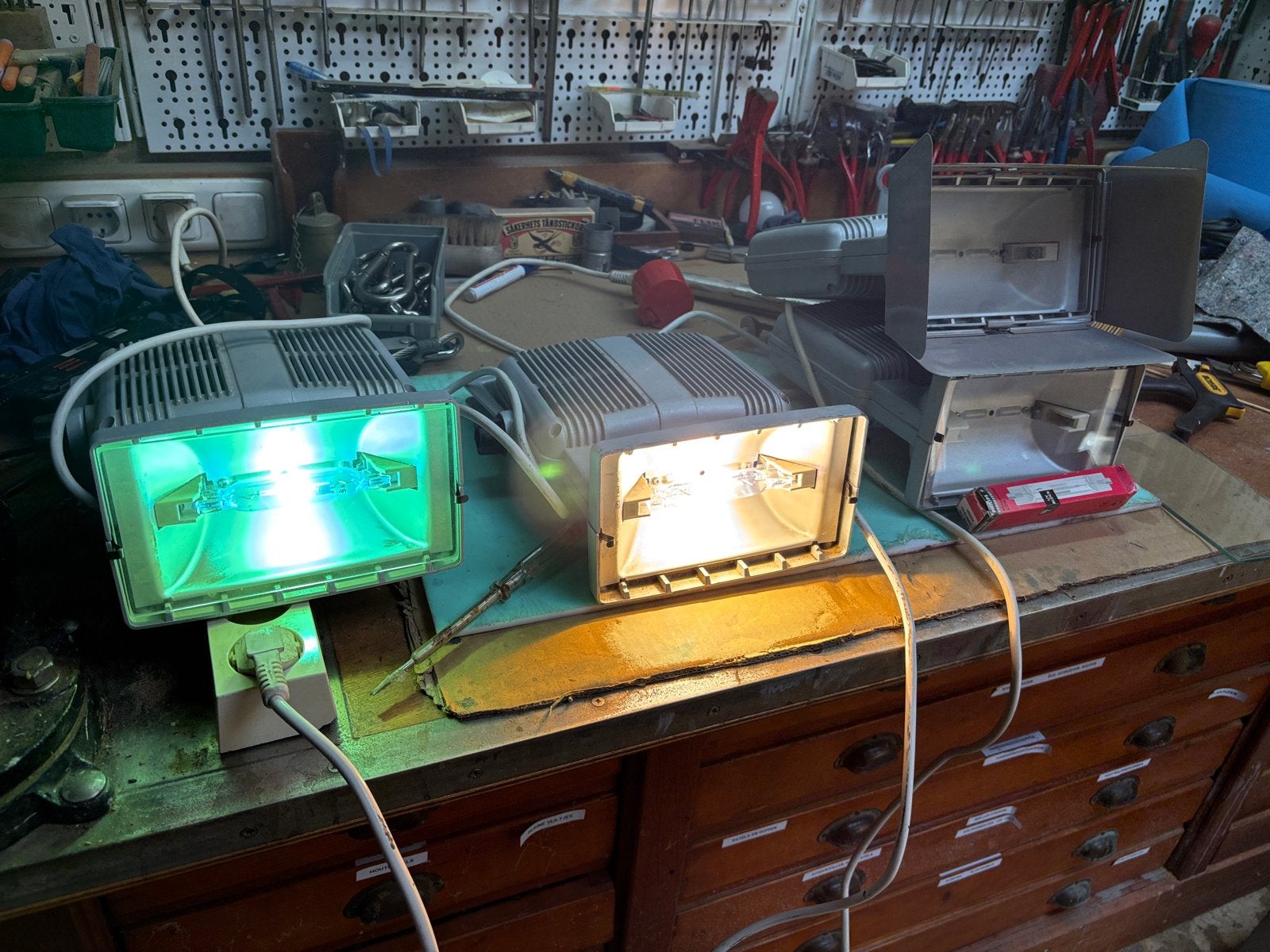 Atelier / werkplek spots    (4 stuks), Ophalen, Gebruikt, Minder dan 50 watt
