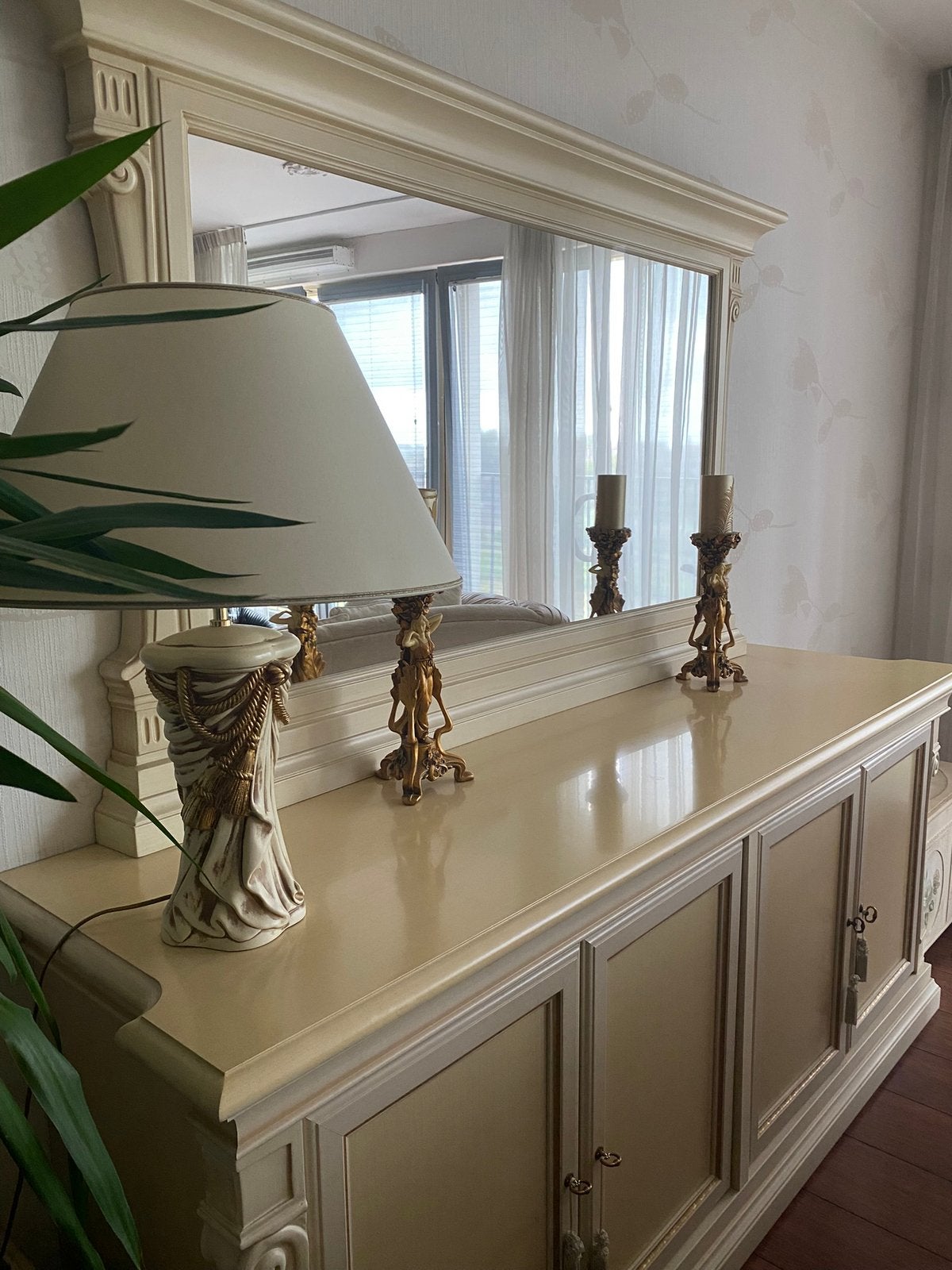 Complete inboedelset, bankstel dressoir en meer, Ophalen