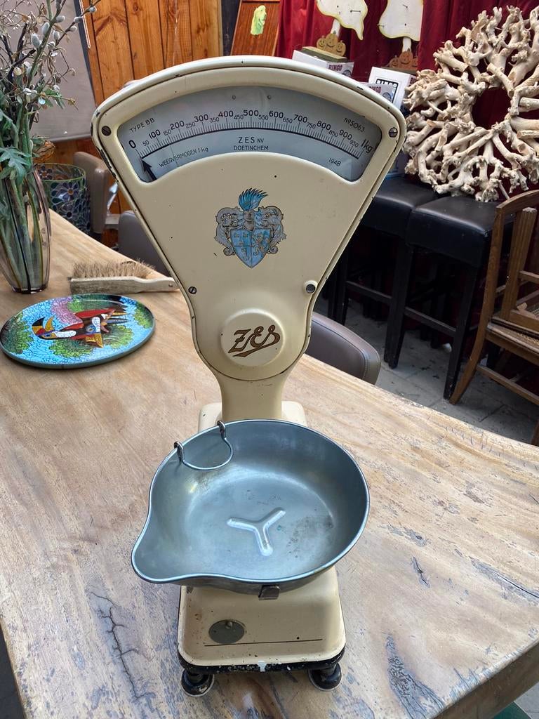 ZES Weegschaal,antiek 1948,hoog 60 cm,breed18 cm, Keukenweegschaal, 1 tot 500 gram, Ophalen of Verzenden, Gebruikt