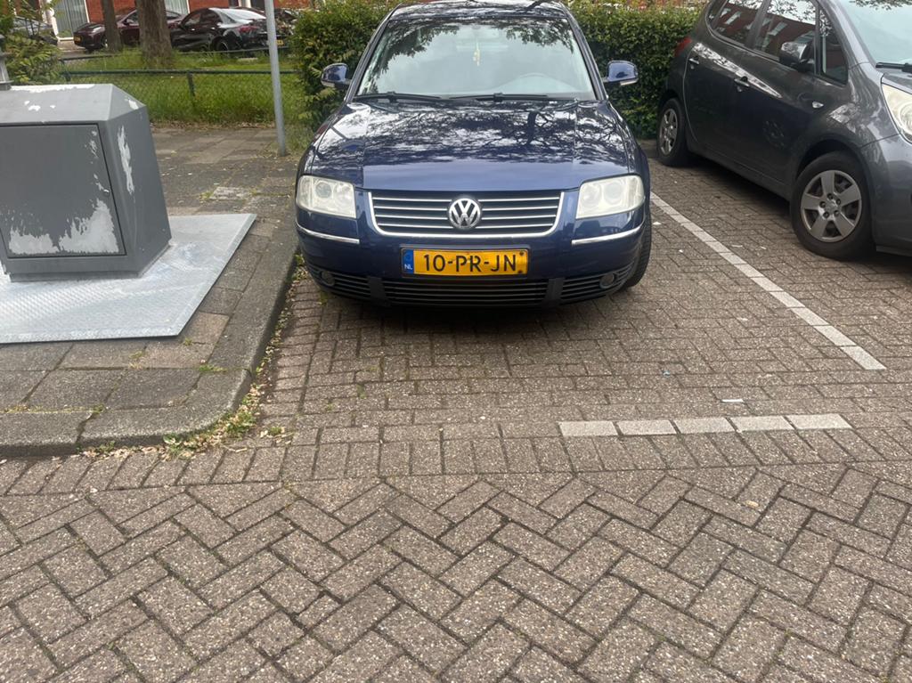 Volkswagen Passat 2.0 96KW 2004 Blauw, Auto's, Volkswagen, 4 cilinders, 1984 cc, Blauw, Origineel Nederlands