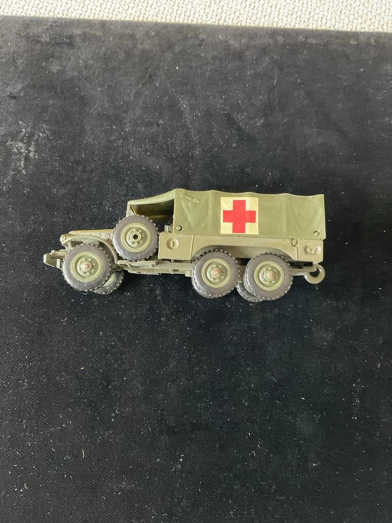 Solido Dodge Ambulance Schaalmodel 1975 - Vintage Militair, Ophalen of Verzenden, Gebruikt, Bus of Vrachtwagen