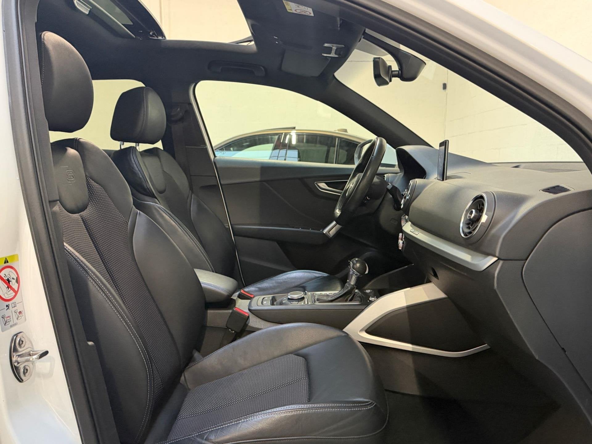 Audi Q2 35 TFSI CoD S LINE - SCHUIFDAK, Auto's, Dealer onderhouden, 4 cilinders, 150 pk, Leder en Stof