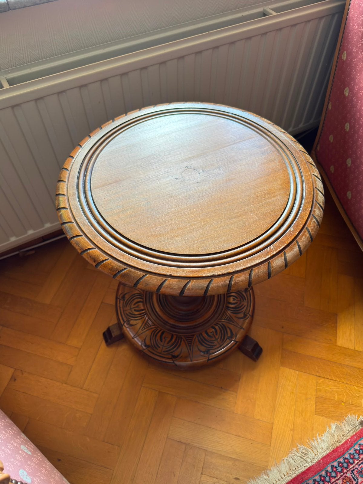 Rond bijzettafeltje afhalen te REKEM, Huis en Inrichting, Tafels | Bijzettafels, Minder dan 55 cm, Gebruikt, Rond, Hout