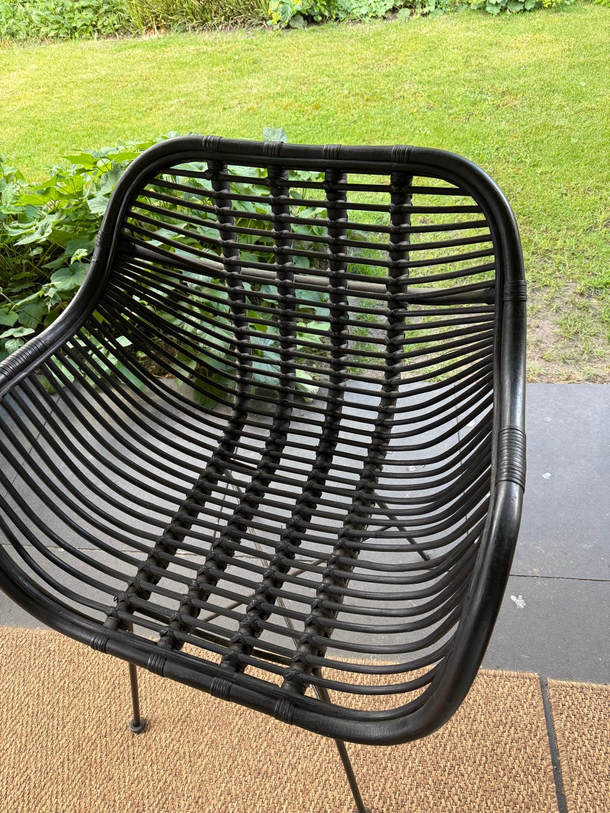 Zwarte rotan/ bamboo stoel met metalen poten x8, Huis en Inrichting, Stoelen, Ophalen, Zwart, Riet of Rotan, Zo goed als nieuw