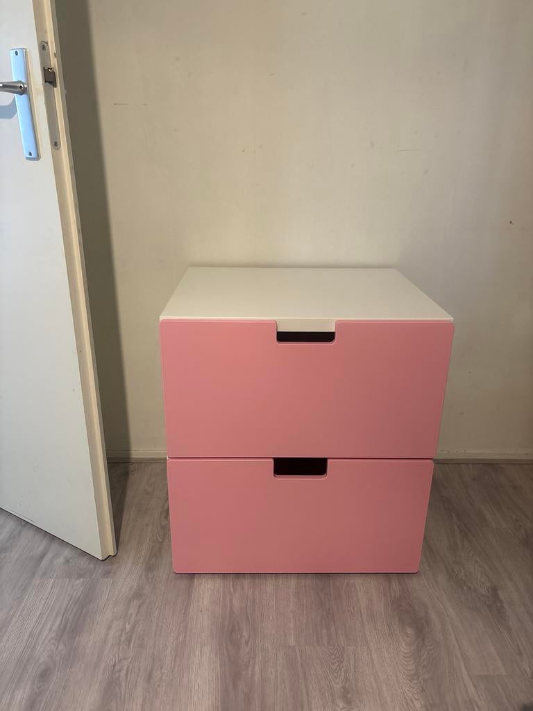 Roze kast met 2 lades, Kunststof, Gebruikt, 1 of 2 laden, Minder dan 100 cm