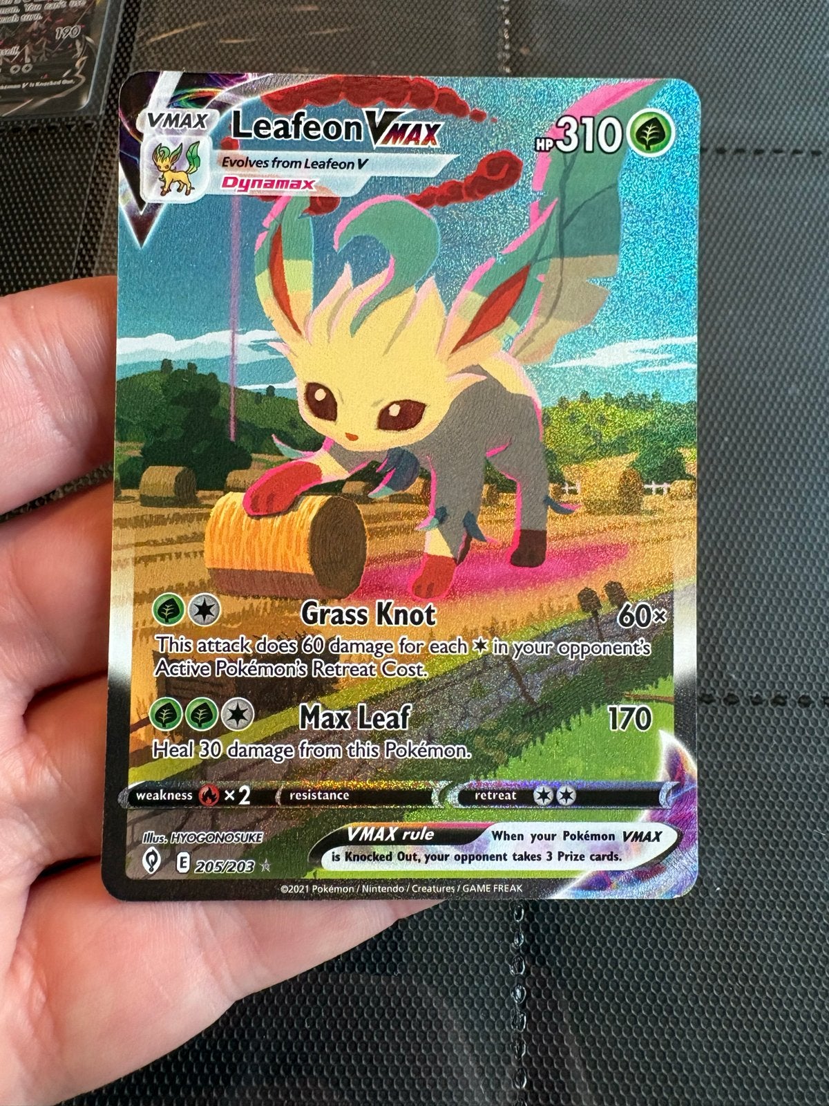 Leafeon VMAX Pokémon kaart - Evolving Skies - 205/203, Ophalen of Verzenden, Zo goed als nieuw, Losse kaart, Foil