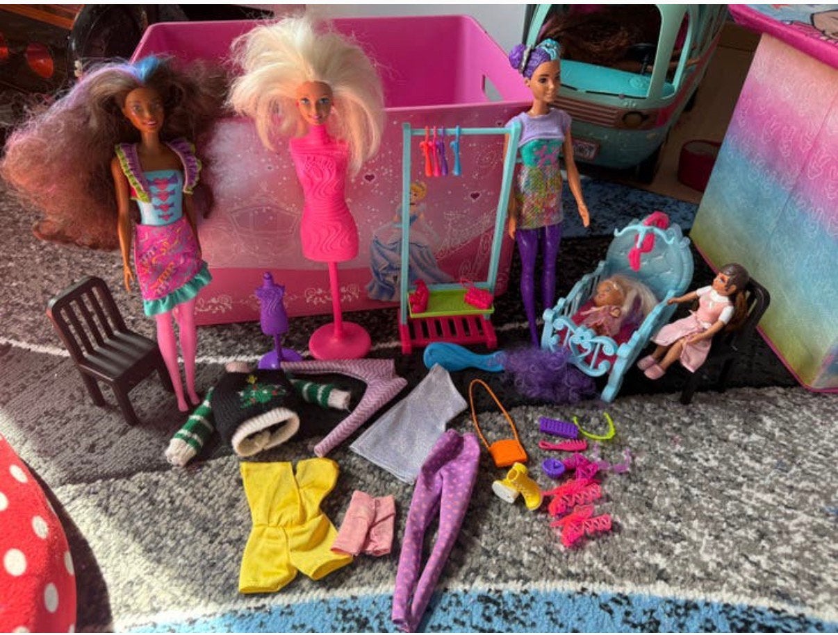 Barbies met accessories, Kinderen en Baby's, Ophalen of Verzenden
