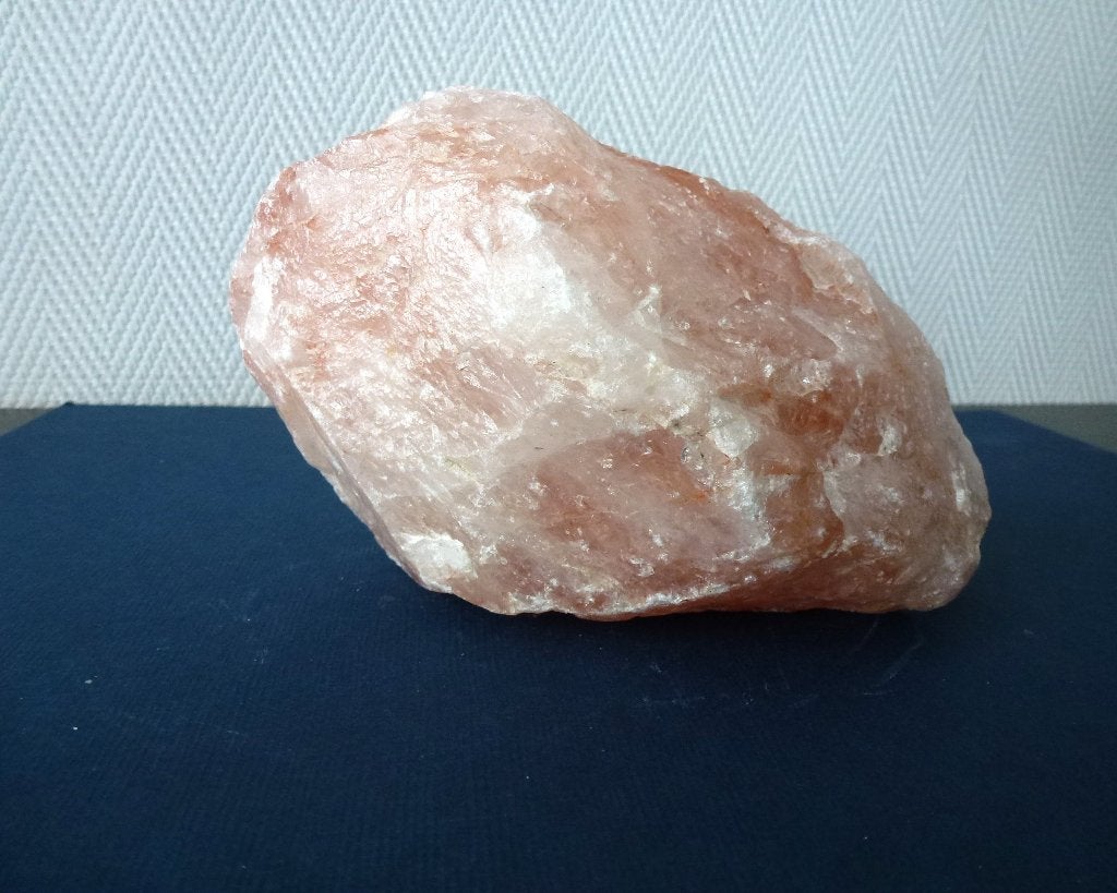 Steensoort: rozenkwarts (ruw) gewicht: 747 gram roze kleur, Ophalen of Verzenden, Mineraal