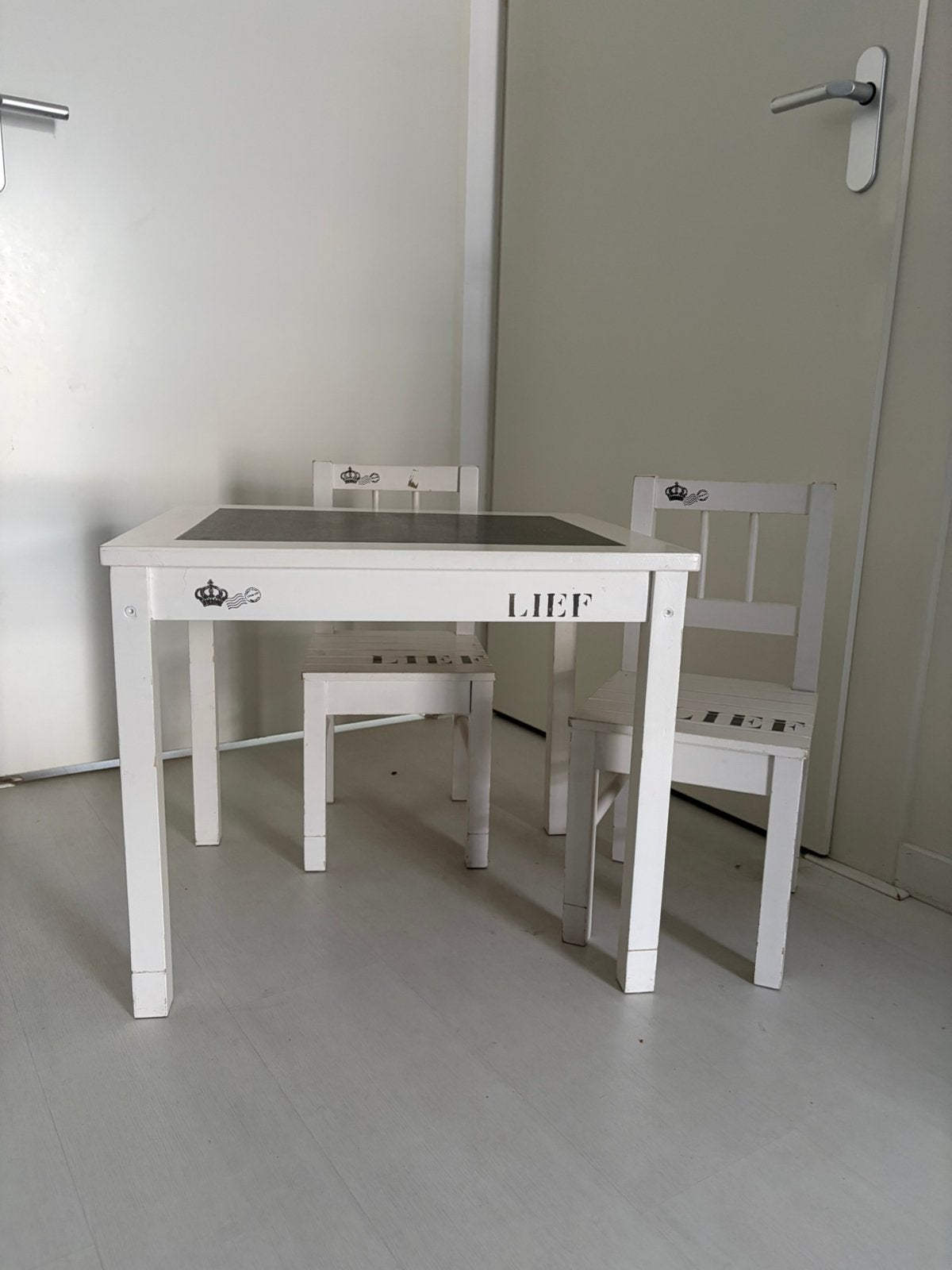 Leuk stetje van Lief, Ophalen, Gebruikt, Tafel(s) en Stoel(en)