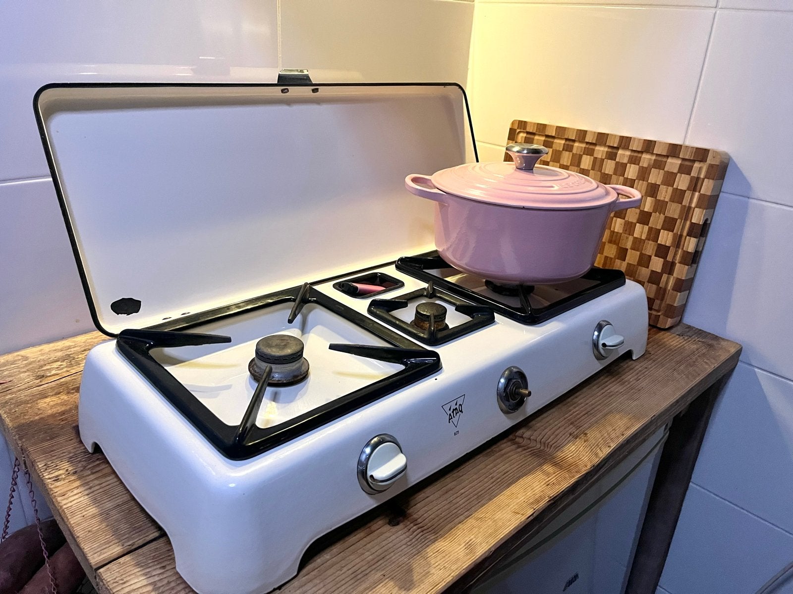 Vintage ATAG 825 Gasfornuis - 3 Pitten - Wit Emaille, Ophalen, Gebruikt, Minder dan 85 cm, 60 cm of meer