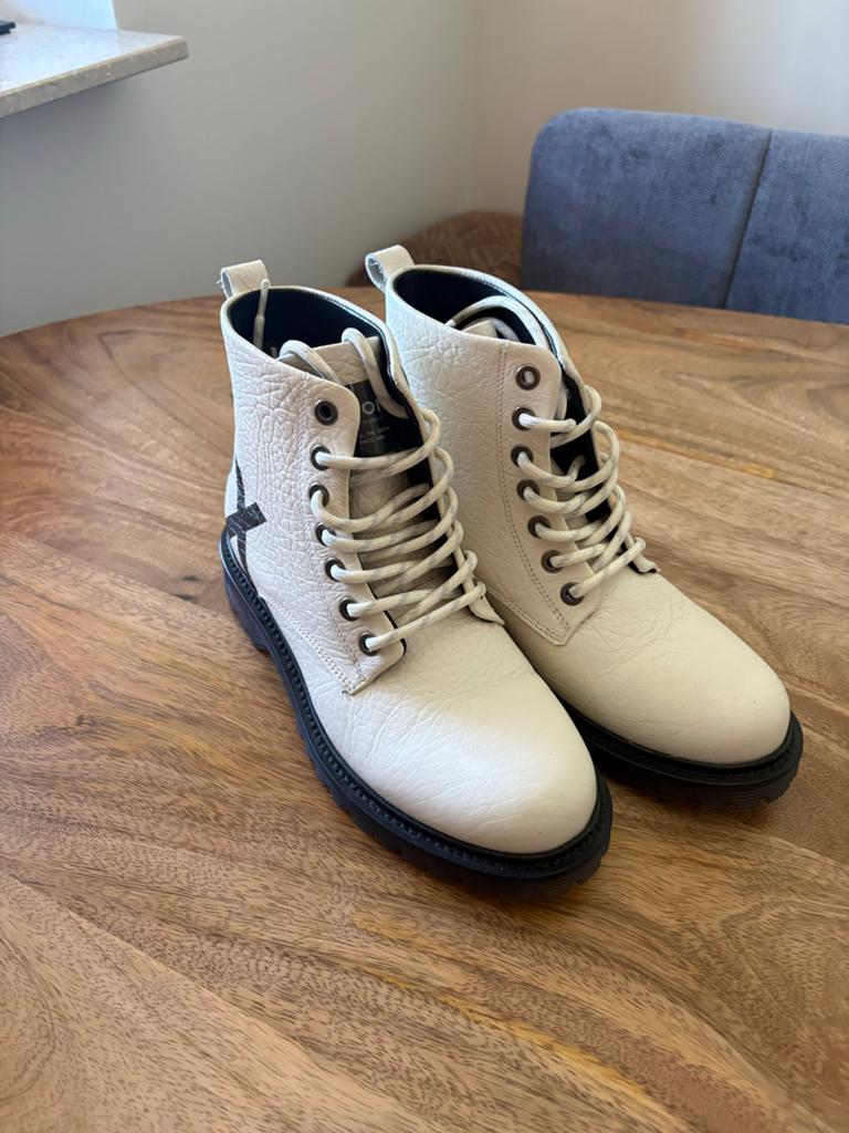 BRONX Off-white Schoenen Maat 37, Overige kleuren, Nieuw, Ophalen of Verzenden, Sneakers of Gympen