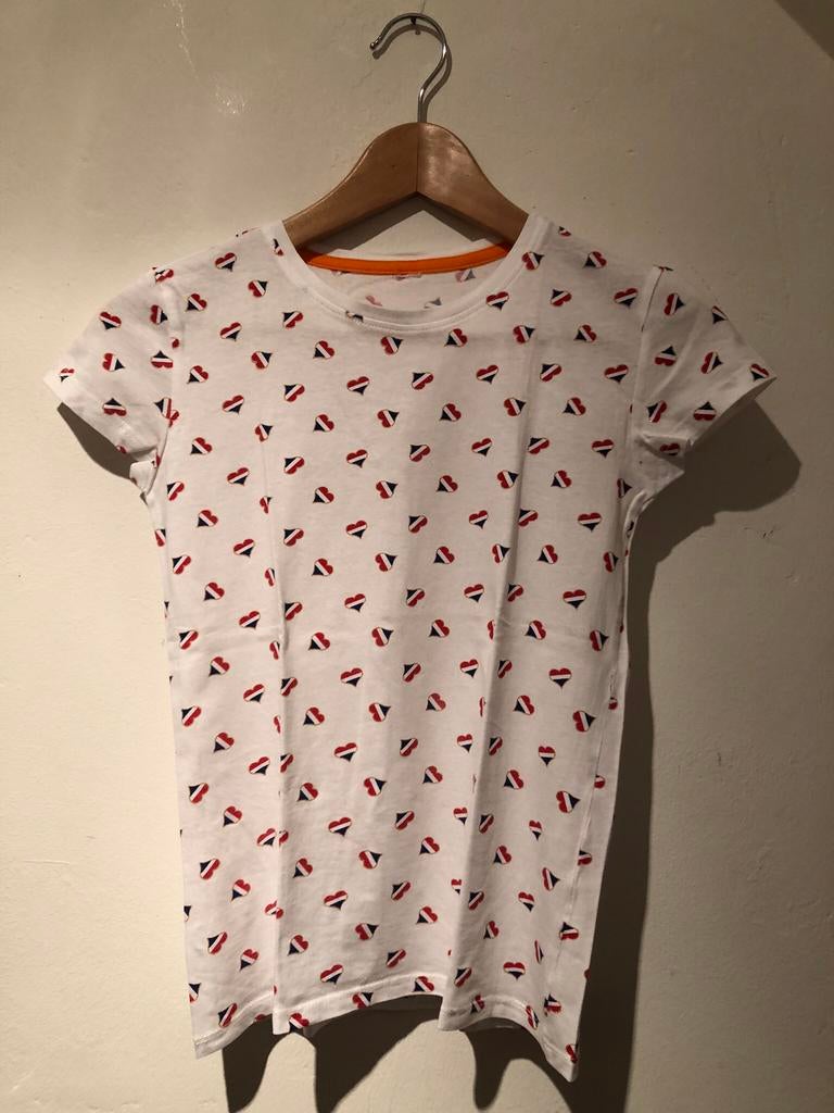 Koningsdag hartjes tshirt, maat 146. Koopje €1,50, Ophalen, Zo goed als nieuw, Meisje, Shirt of Longsleeve