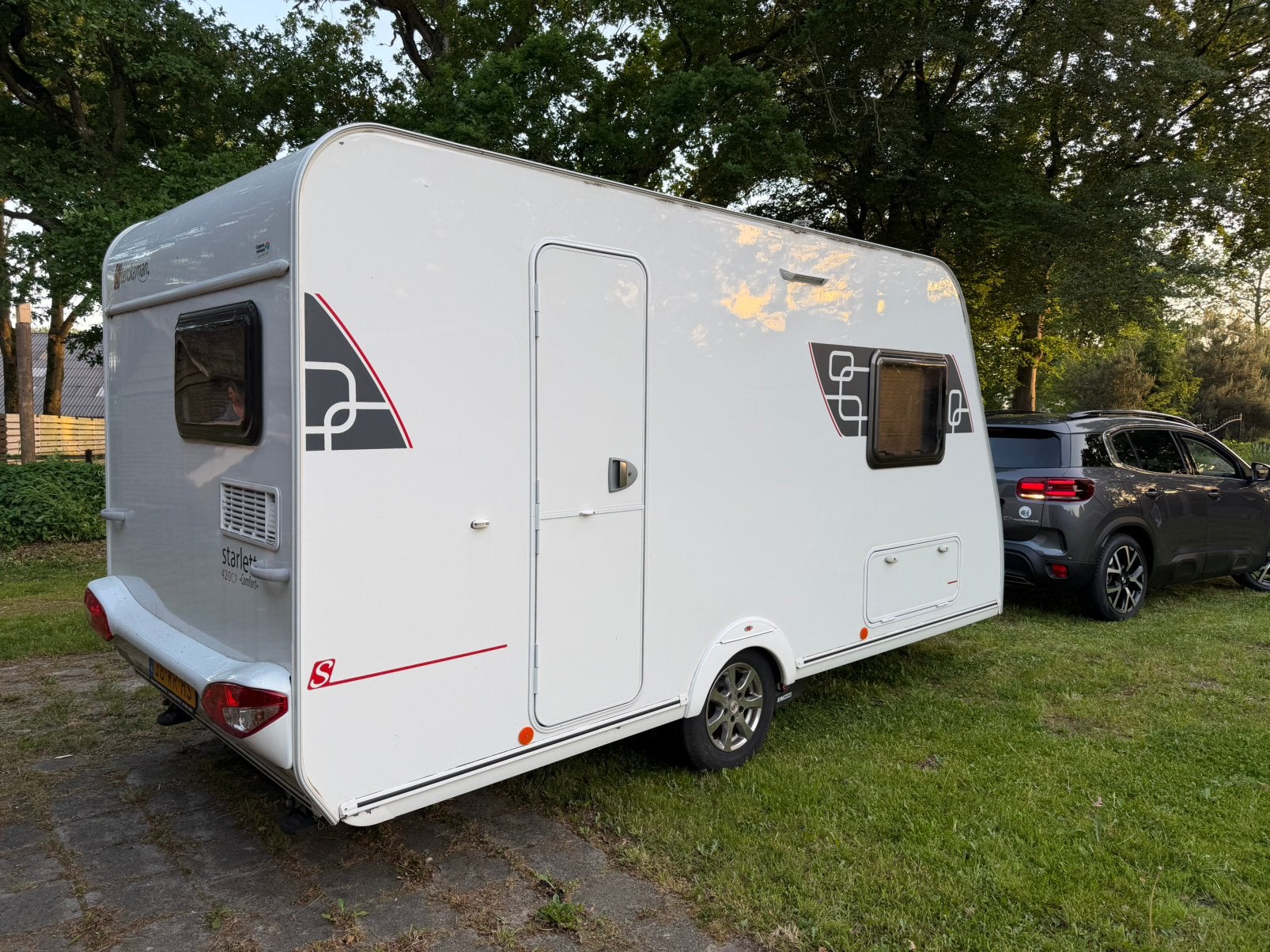 Sterckeman Starlett 420 CP 2017 | Incl. Mover en Voortent, Caravans en Kamperen, Sterckeman, Treinzit, Particulier, Stabilisator