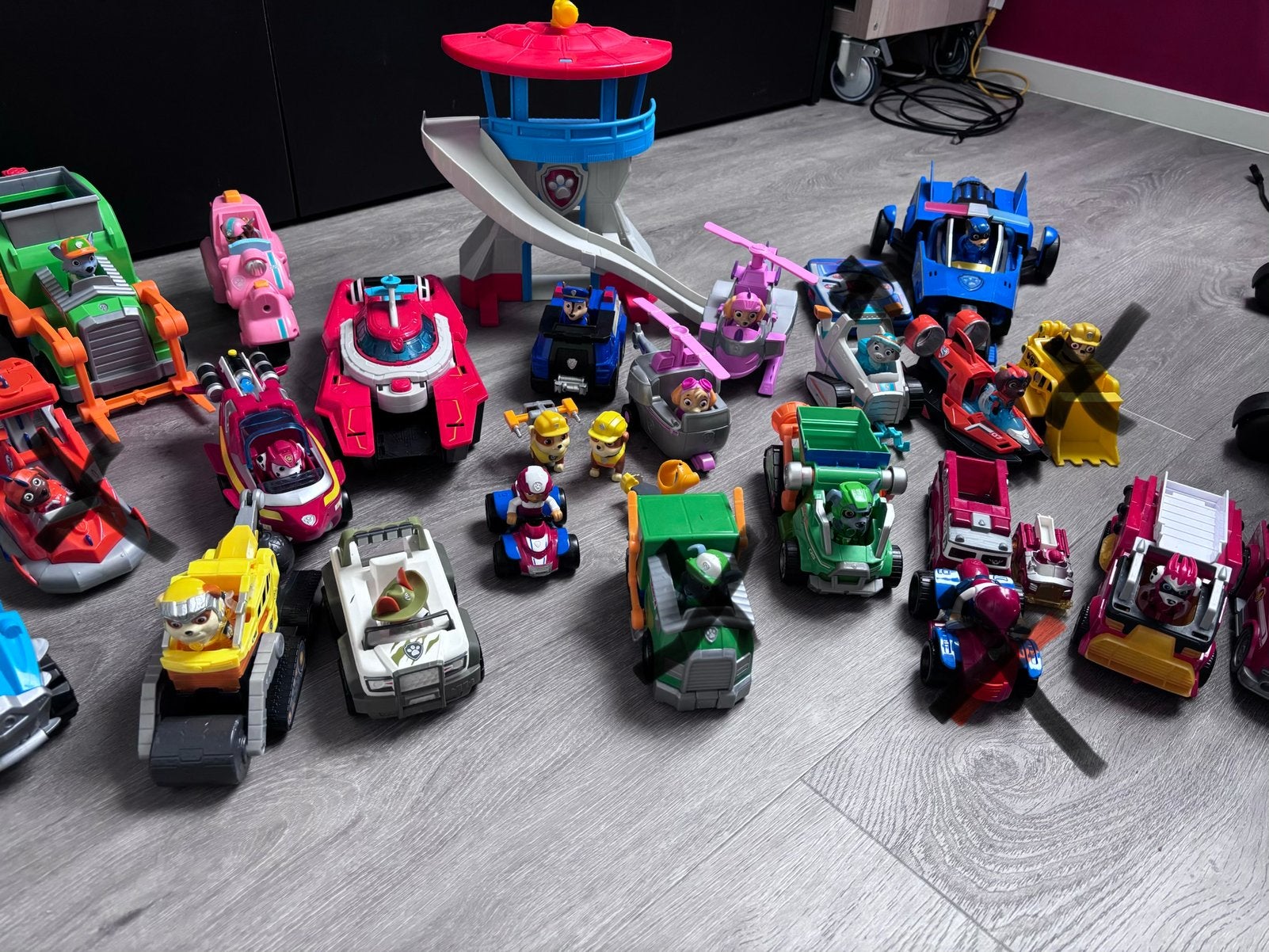Grote Paw Patrol speelgoedcollectie met uitkijktoren, Ophalen, Gebruikt