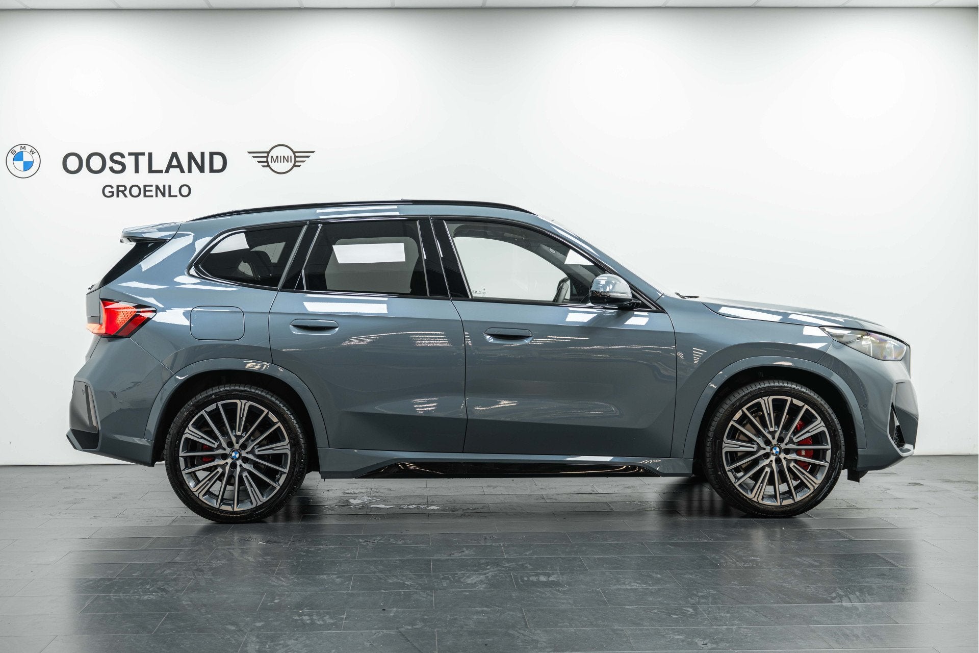 BMW X1 xDrive25e M Sport Automaat / Trekhaak / Panoramadak /, Auto's, Stoelverwarming, Bedrijf, Hybride Elektrisch/Benzine, 3 cilinders