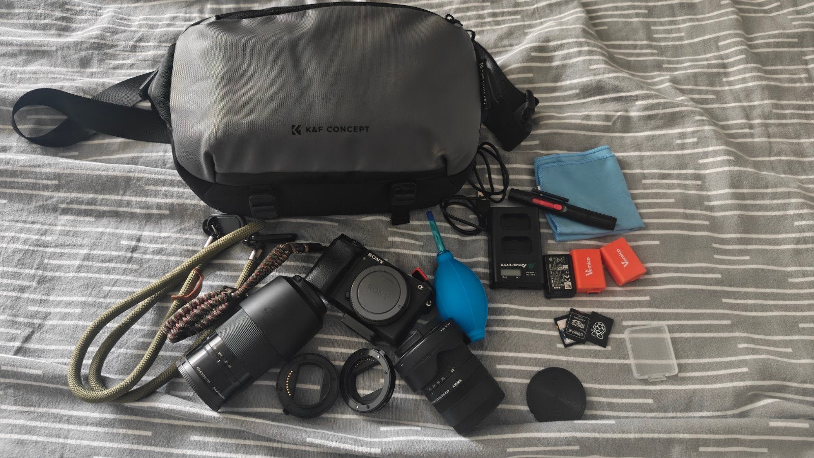 Sony Alpha A6400 met 2 lenzen en accessoires, Beschermhoes/tas, Sony E-mount, Sony, Ophalen of Verzenden