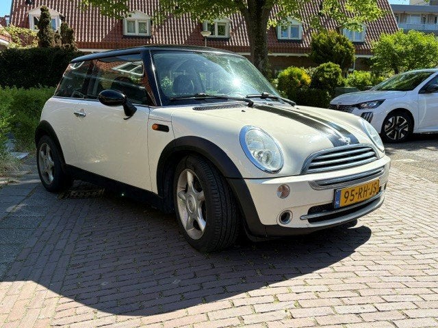 Mini 1.6 16V Cooper 2005 Wit, Zwart, 4 cilinders, 4 stoelen, Leder en Stof