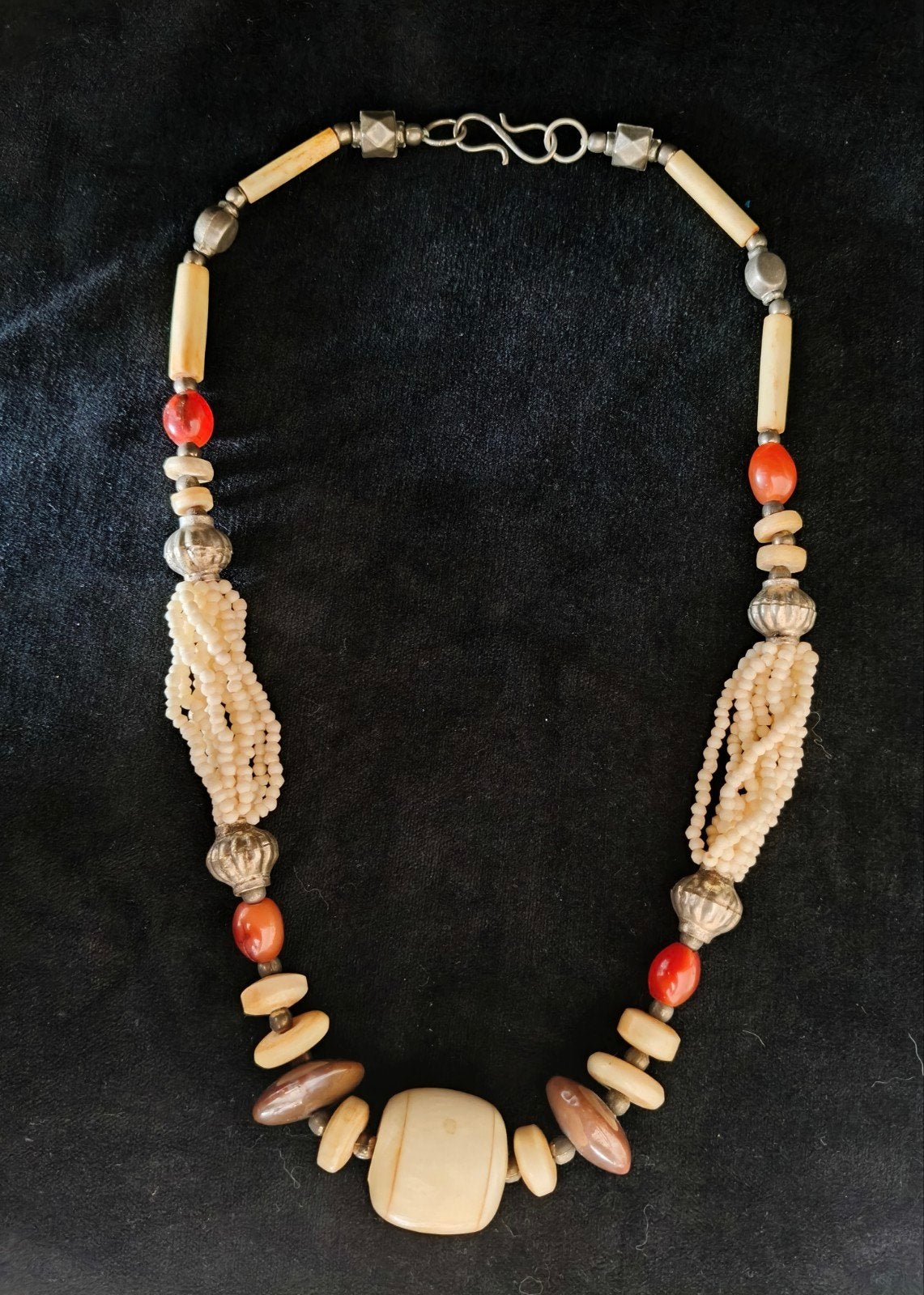 Vintage jaren 70 Tibetaanse bottenketting met carneool, Sieraden, Tassen en Uiterlijk, Kettingen, Gebruikt, Ophalen of Verzenden