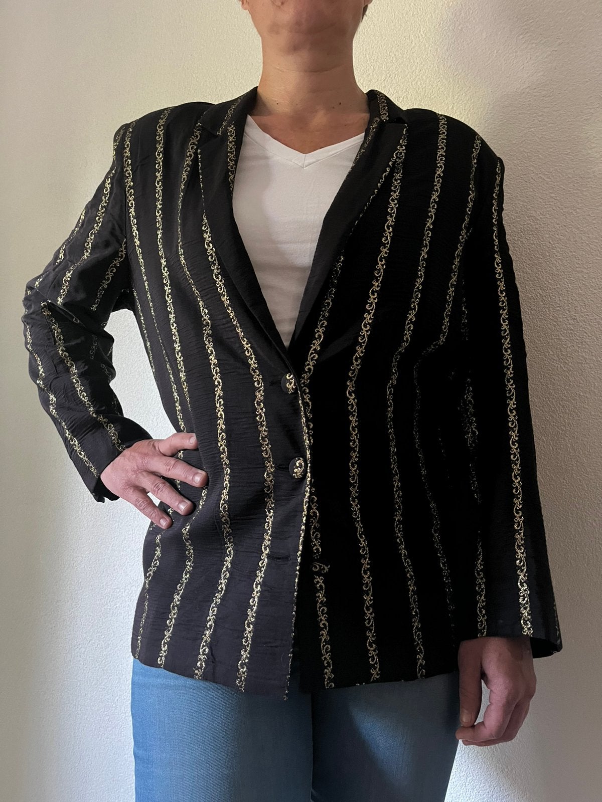 Zwart Colbert Jasje - Maat M - met gouden stiksel, Kleding | Dames, Ophalen of Verzenden, Gedragen, Zwart