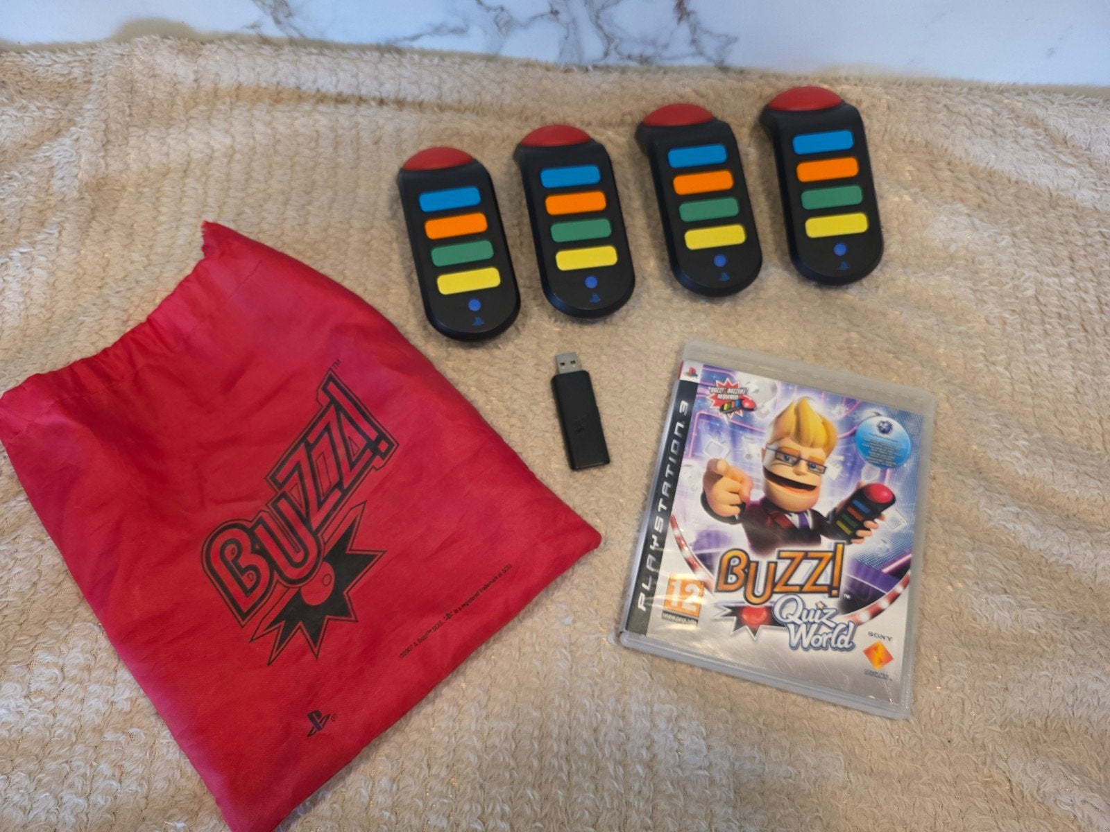 BUZZ! Quiz World PS3 + 4 buzzers, Ophalen of Verzenden, Zo goed als nieuw