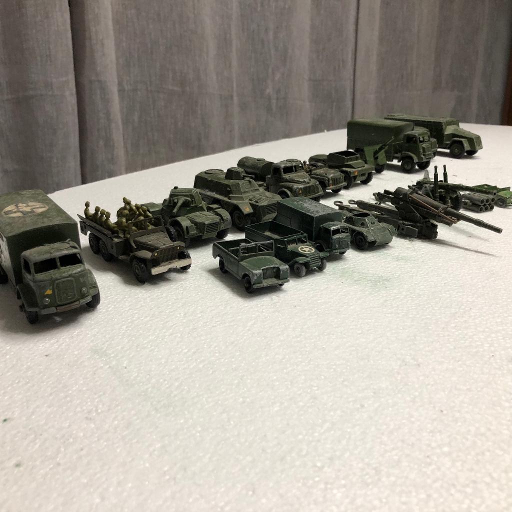 Militaire dinky toys, Hobby en Vrije tijd, Modelauto's | 1:43, Ophalen of Verzenden, Gebruikt, Auto, Dinky Toys