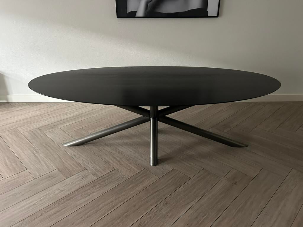 Zwarte houten eettafel met stalen poot, Ophalen, 100 tot 150 cm, 200 cm of meer, Zo goed als nieuw