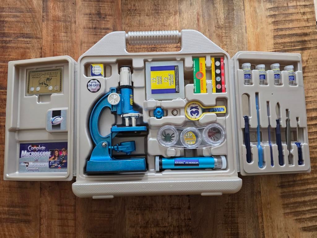 Microscope set in koffer, Audio, Tv en Foto, Optische apparatuur | Microscopen, Ophalen of Verzenden, Zo goed als nieuw, 400x tot 1000x
