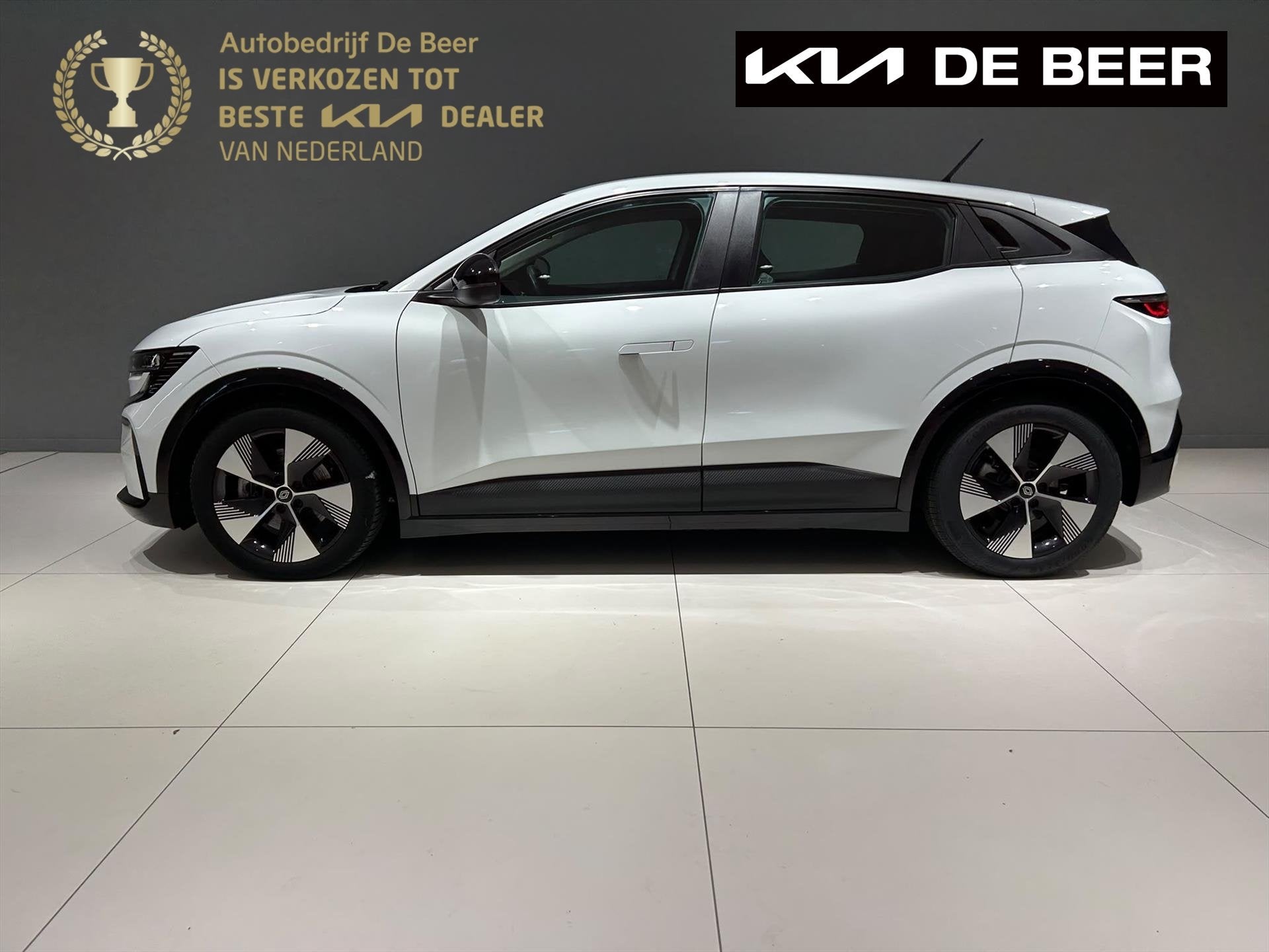 RENAULT Mégane E-Tech EV60 220pk Optimum Charge Equilibre T, Auto's, Stof, Zwart, 33 min, Wit