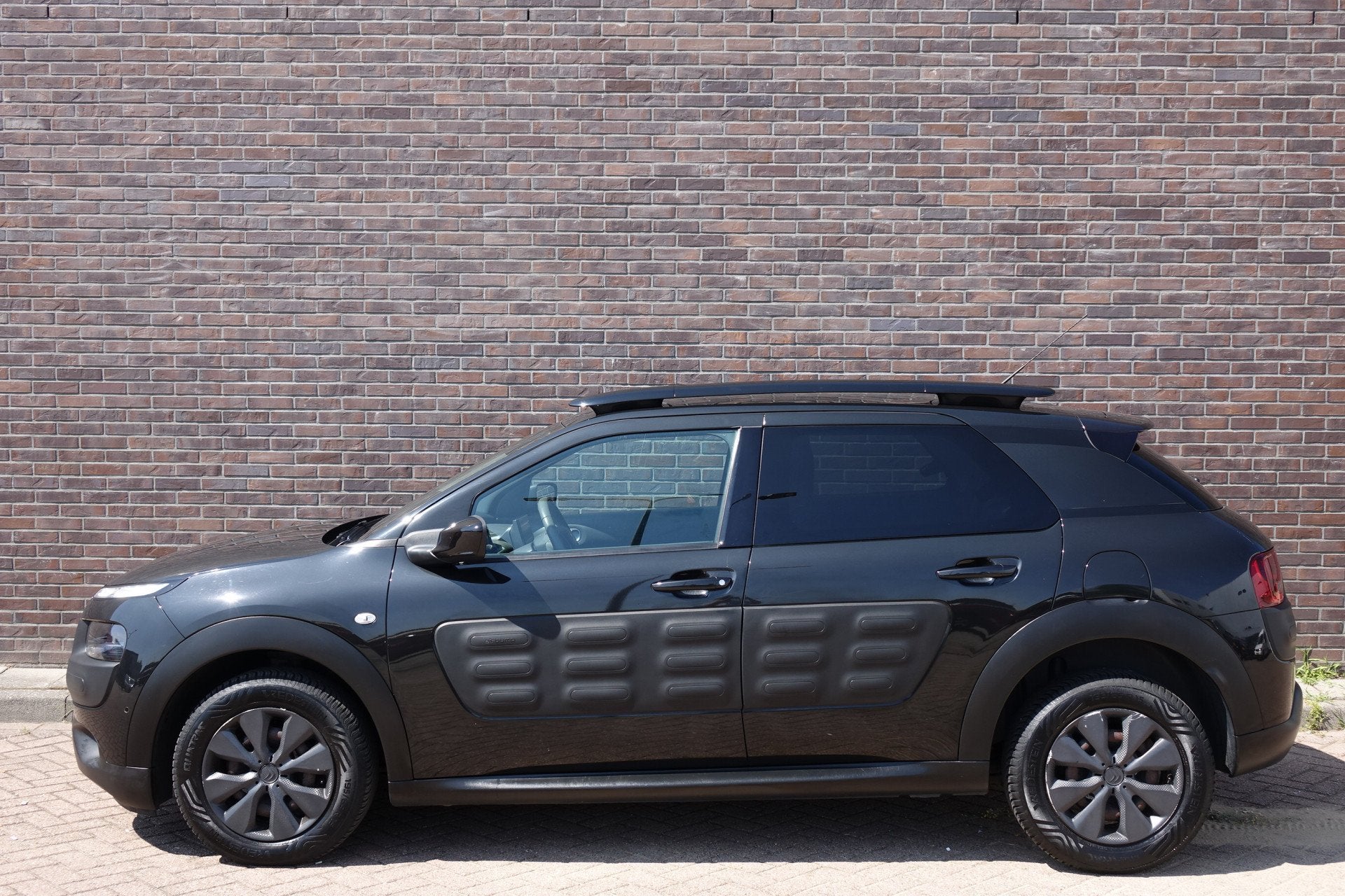 Citroën C4 Cactus 1.6 BlueHDi Business Plus, navi, camera,, Voorwielaandrijving, Parkeersensor, 101 pk, Gebruikt