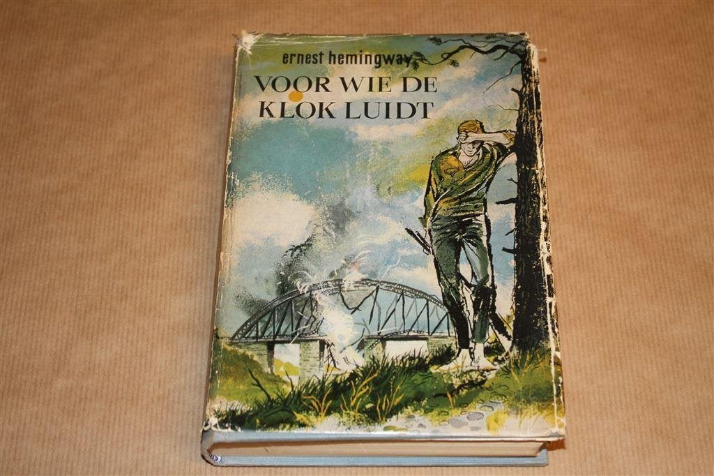 Voor wie de klok luidt. Ernest Hemingway. 8e druk., Ophalen of Verzenden, Gelezen